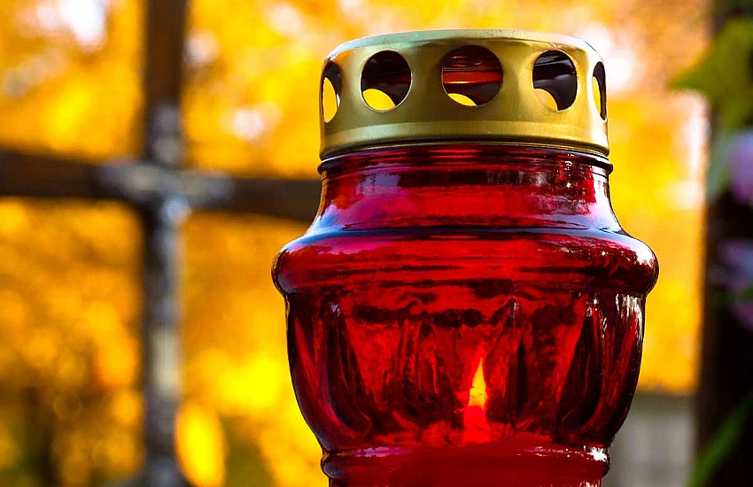 Special Types of Funerals Around the World – Military Ceremonies, Burials at Sea, and Other Forms of Farewell