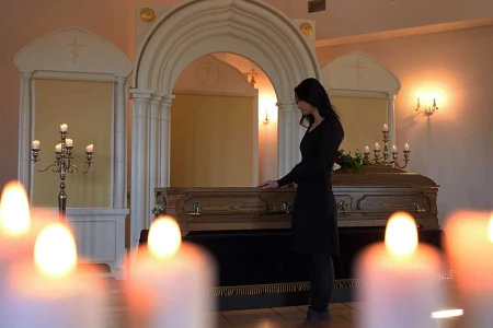 How to Talk About Death Professionally and Empathetically? Communication in the Funeral Industry
