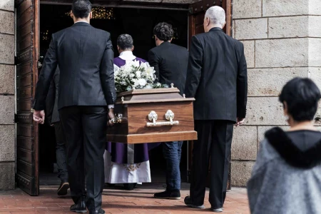 Organising a Ceremony at a Municipal vs. Parish Cemetery – Practical Differences