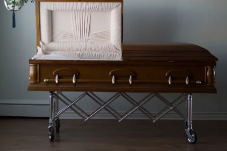 How to Maintain Funeral Trolleys for Long-Lasting Use? A Maintenance Guide